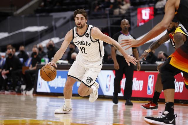 库里缺阵维金斯24分施罗德17+9 勇士力克灰熊