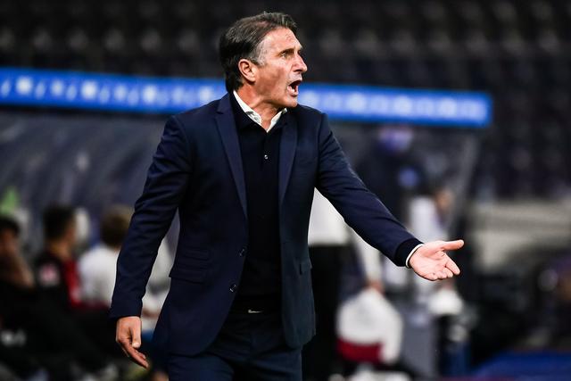 方硕21+8曾凡博20分 北京大胜四川开季三连胜