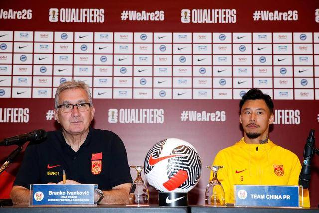 阿森纳可让马丁内利移到右路，或冬窗寻求补强